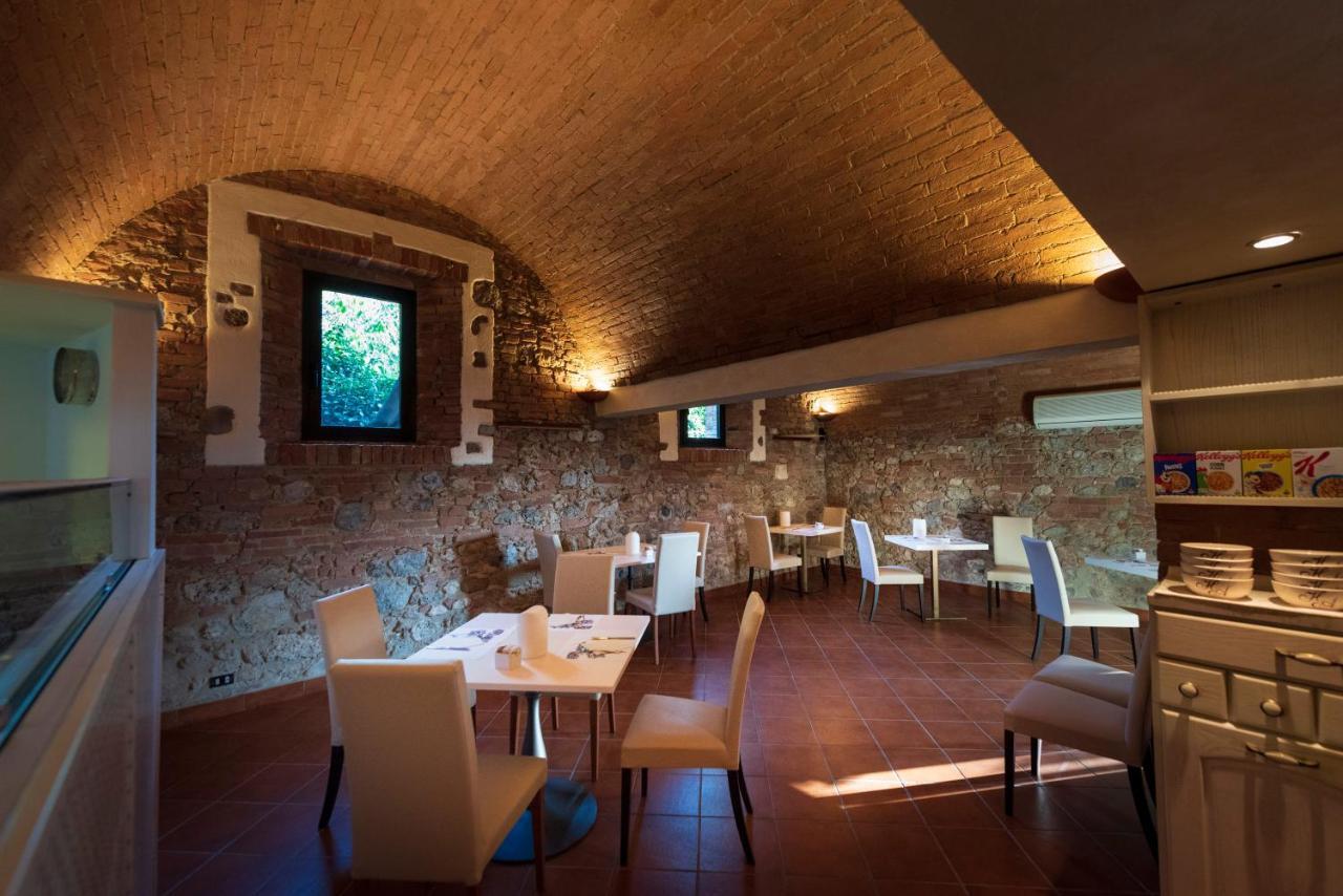 Hotel Arcobaleno Siena Bagian luar foto