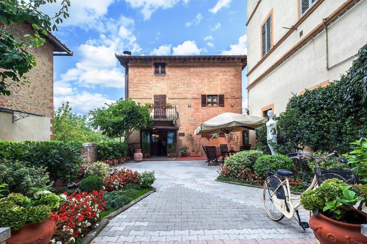 Hotel Arcobaleno Siena Bagian luar foto