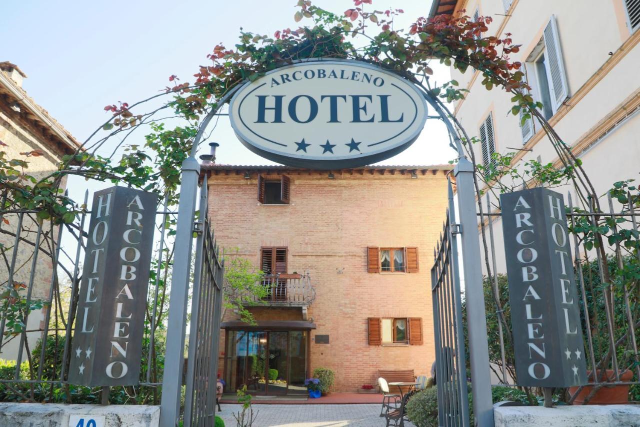 Hotel Arcobaleno Siena Bagian luar foto