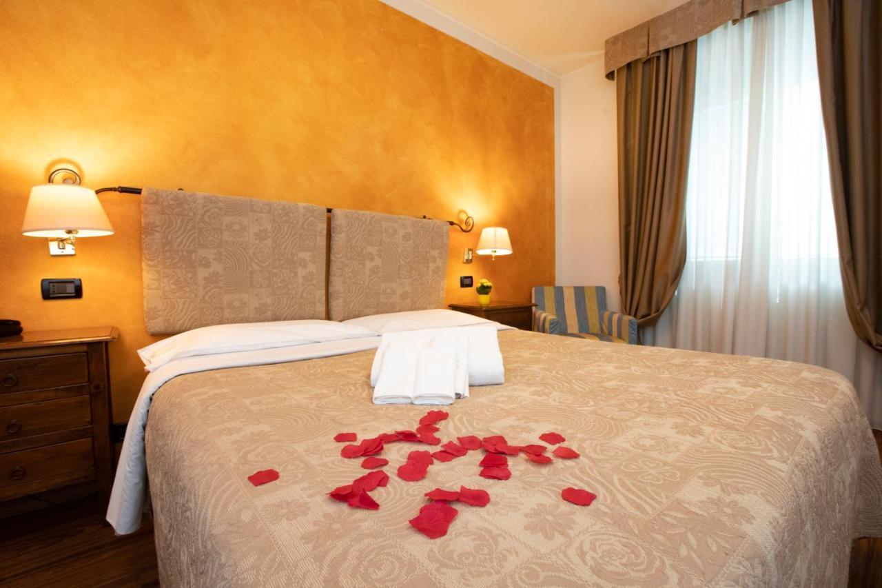 Hotel Arcobaleno Siena Bagian luar foto