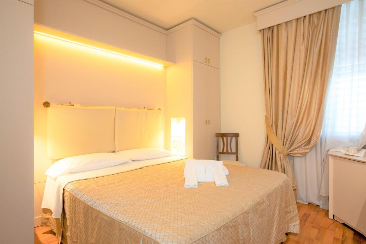 Hotel Arcobaleno Siena Bagian luar foto