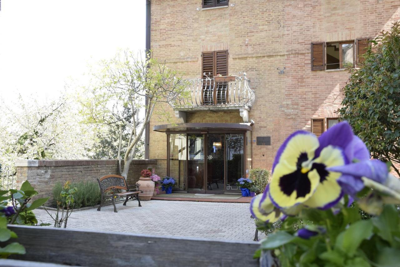 Hotel Arcobaleno Siena Bagian luar foto