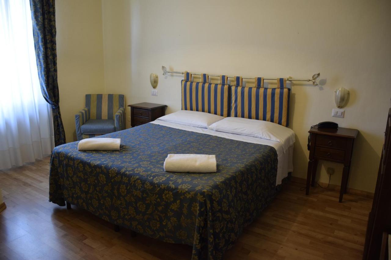 Hotel Arcobaleno Siena Bagian luar foto
