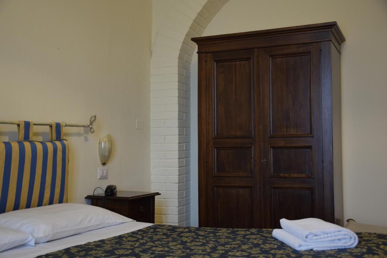 Hotel Arcobaleno Siena Bagian luar foto