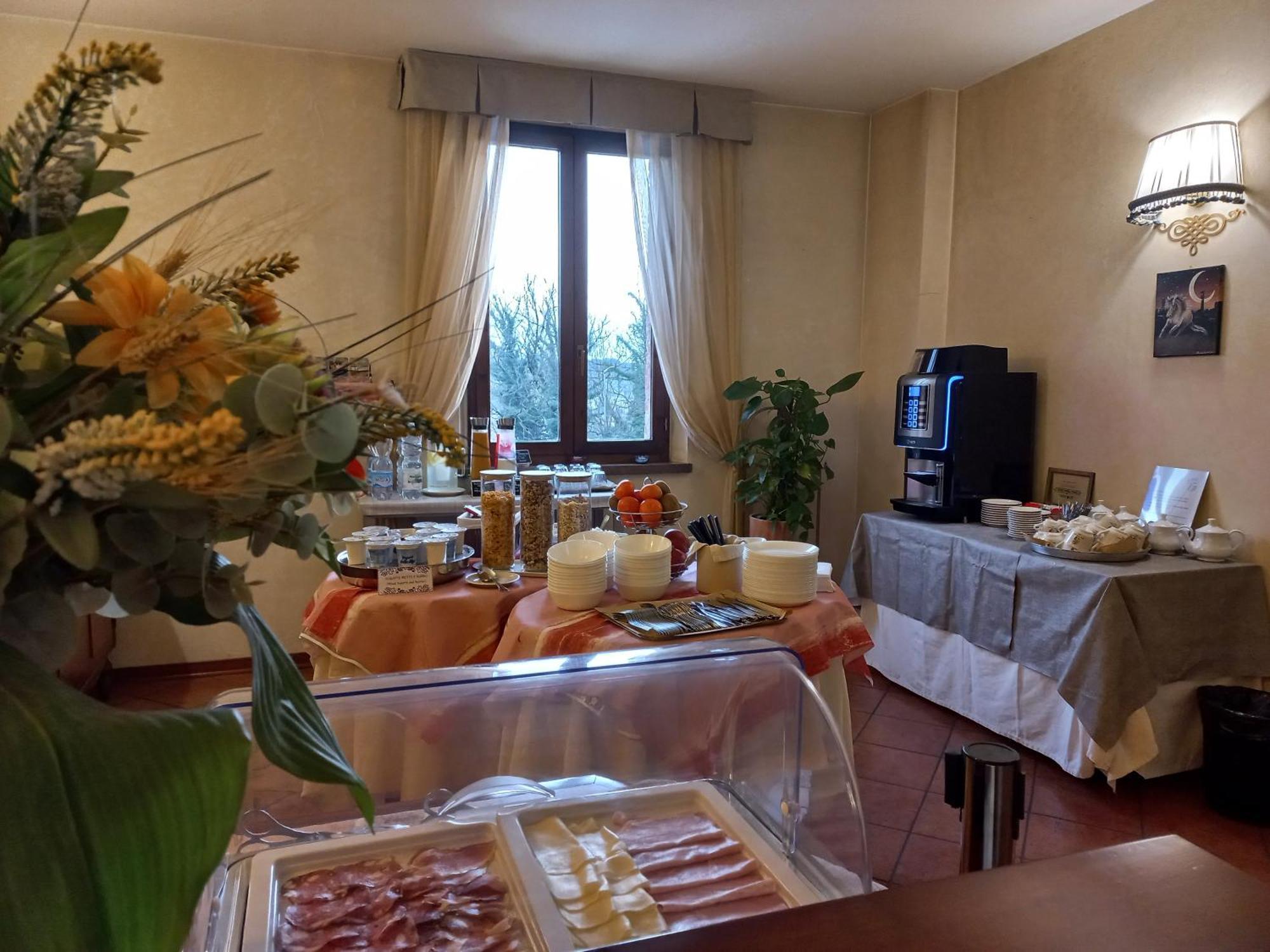 Hotel Arcobaleno Siena Bagian luar foto
