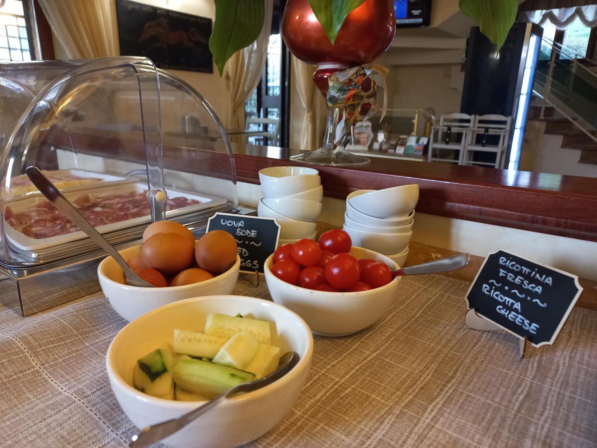 Hotel Arcobaleno Siena Bagian luar foto