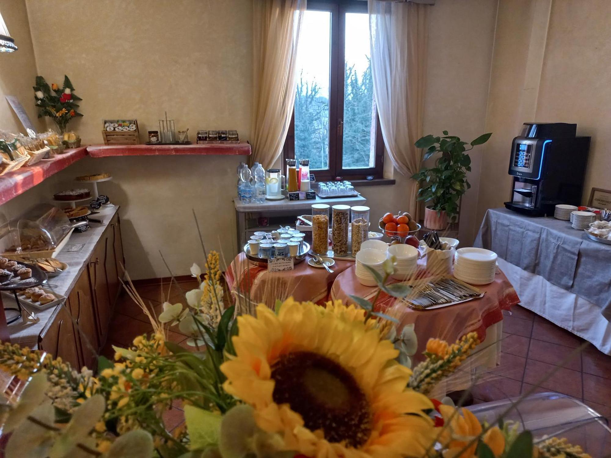 Hotel Arcobaleno Siena Bagian luar foto