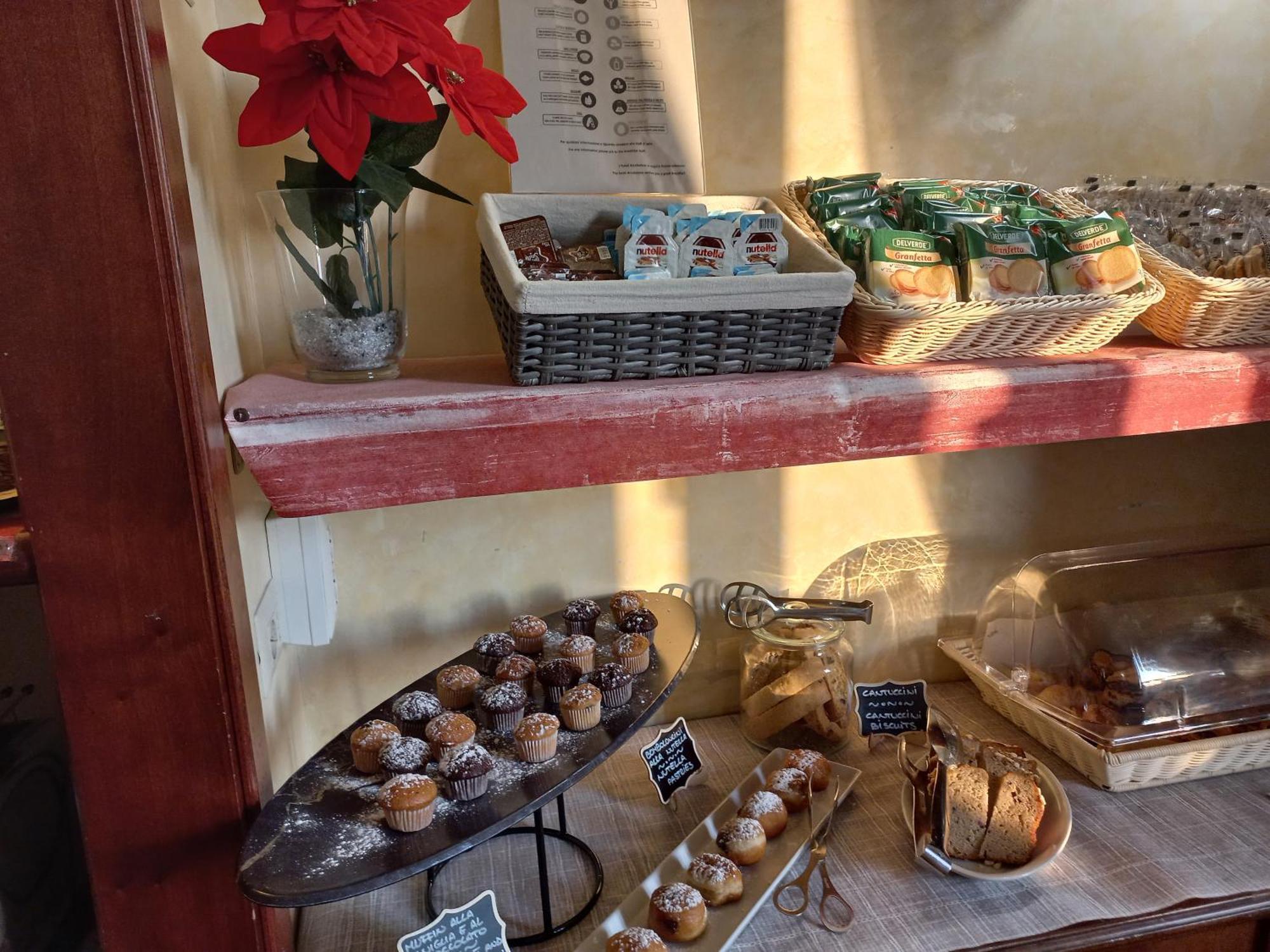 Hotel Arcobaleno Siena Bagian luar foto